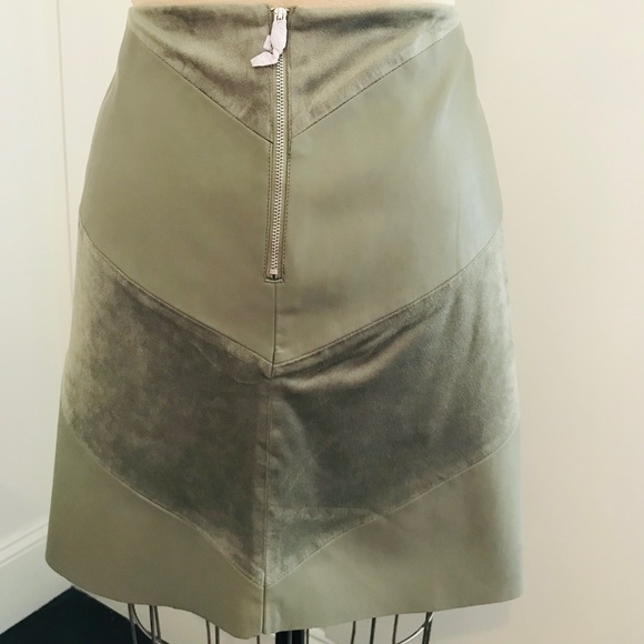 Skirt - Picture 5 of 7